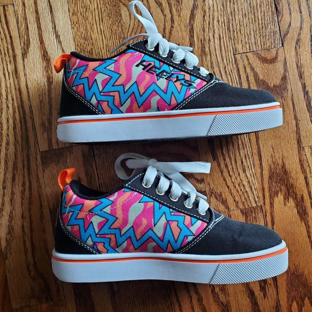 IN BOX Kids Heelys Size 1